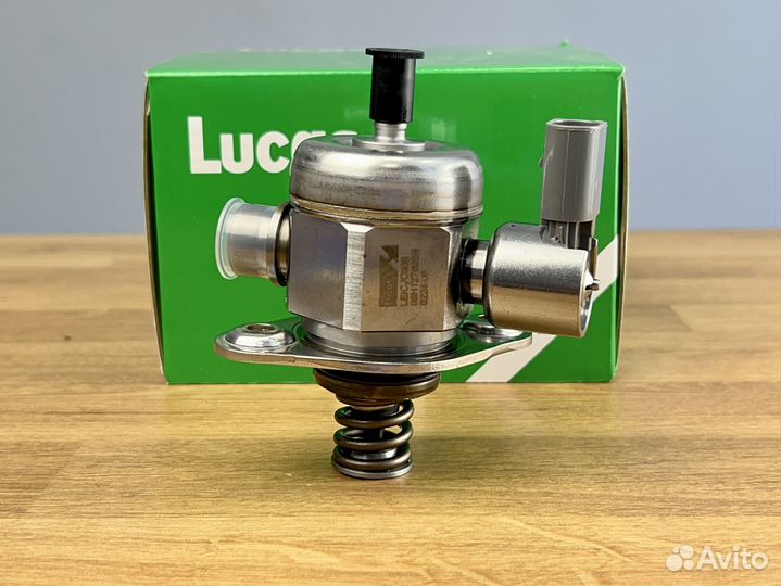 Топливный насос тнвд VAG 06H127025N Lucas