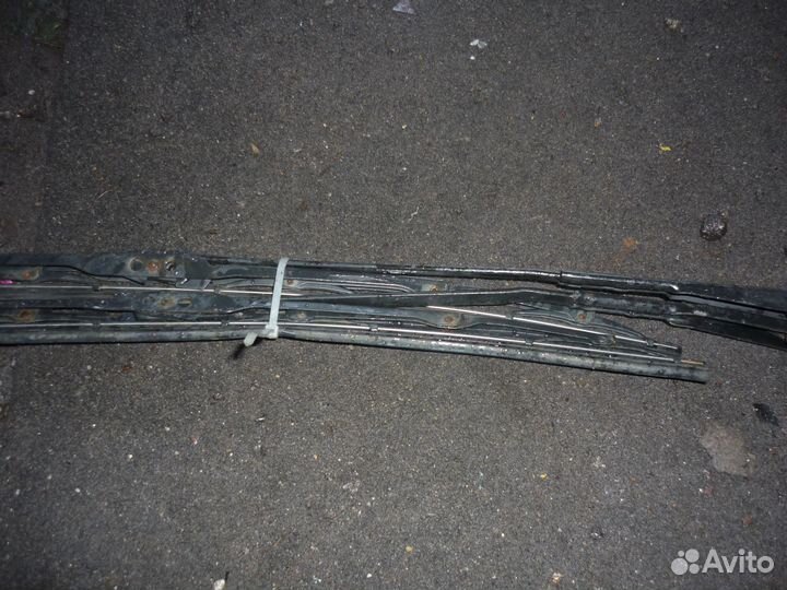 Поводок дворников Рено Логан