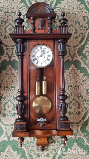 Жильные настенные часы с боем