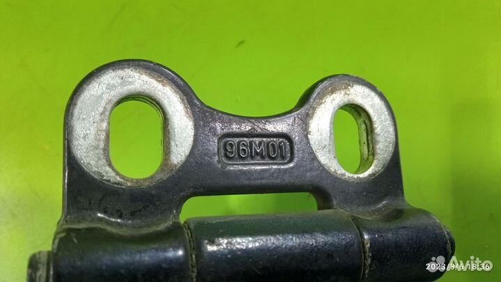 Петля двери для Mercedes-Benz W210