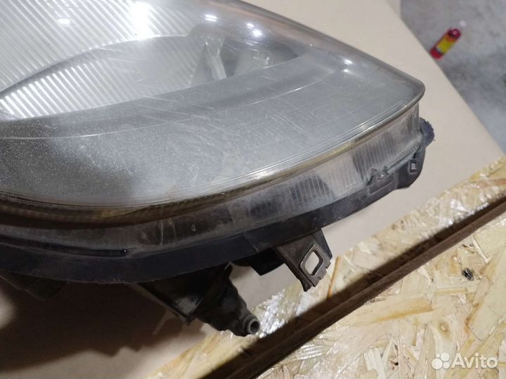 Фара правая trafic