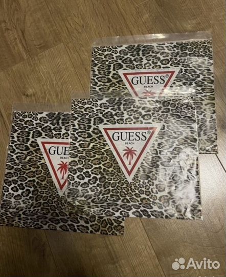 Брендовые пакеты guess