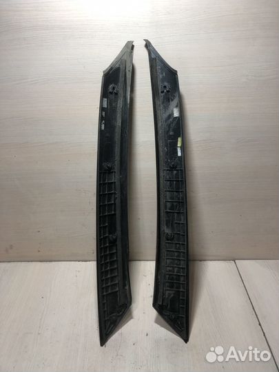 Накладка лобового стекла левая для Skoda Fabia 2