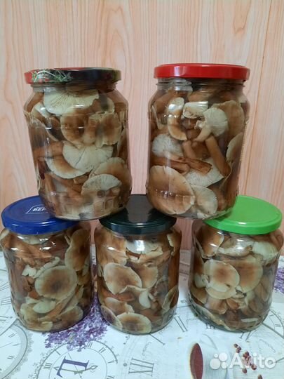 Грибы маринованные 