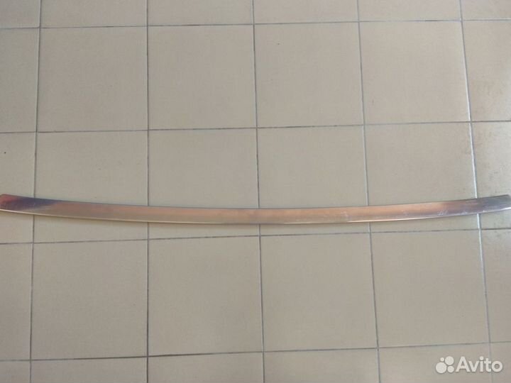 Mercedes Benz E-Class Молдинг заднего бампера цент