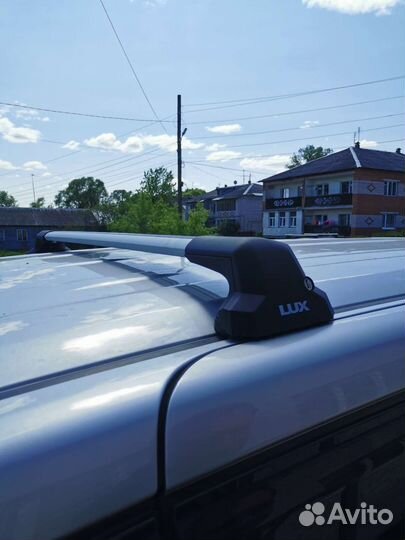 Багажник аэро на Nissan Serena