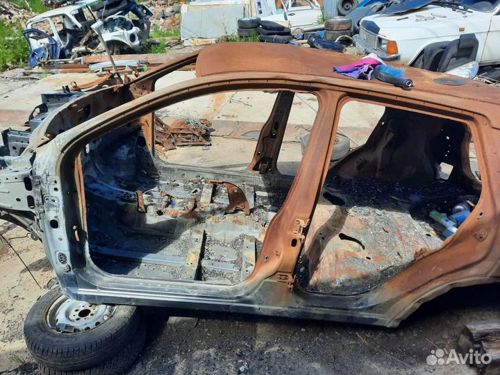 Порог левый Nissan Qashqai