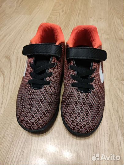 Детские футбольные бутсы сороконожки