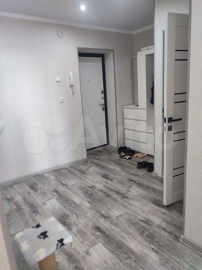 2-к. квартира, 64 м², 8/9 эт.