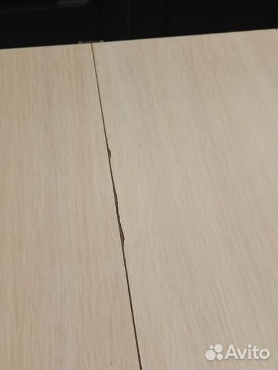 Стол кухонный