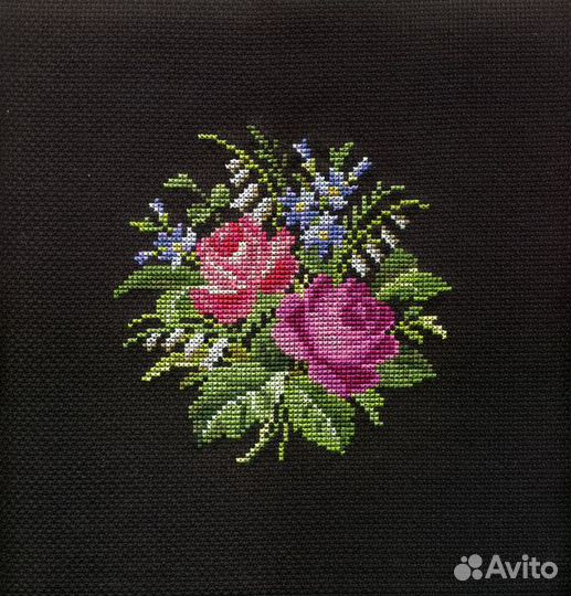 Небольшая вышивка крестиком. Букетик