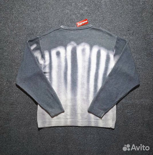 Свитшоты supreme blurred logo