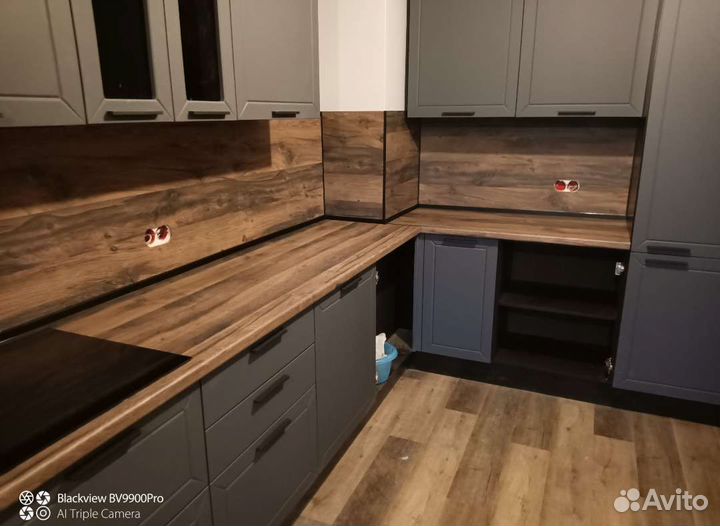 Замена столешниц, стеновых панелей, фасадов и фурн