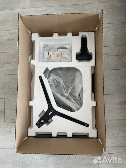 Монитор Samsung ur55 28