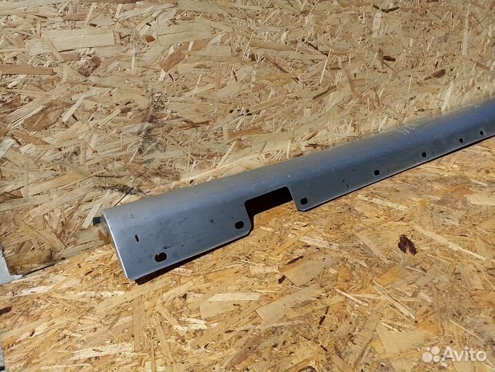 Накладка порога левая Mercedes W211