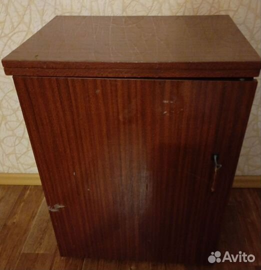 Швейная машина Чайка 142м