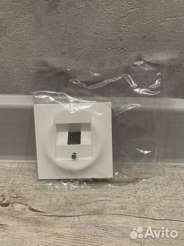 ABB накладка 1-й тлф и комп розетки наклонной