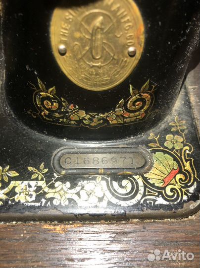 Швейная машинка zinger