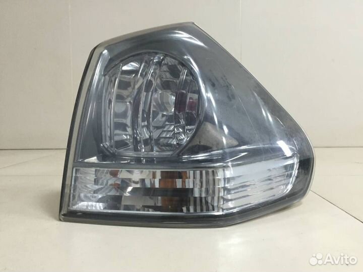 Фонарь задний наружный правый Lexus RX 300/330/350