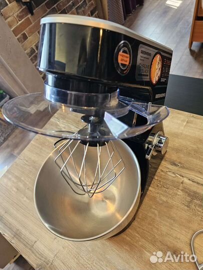 Миксер планетарный Redmond 5340