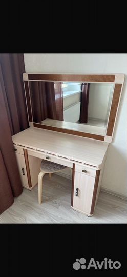 Спальный гарнитур