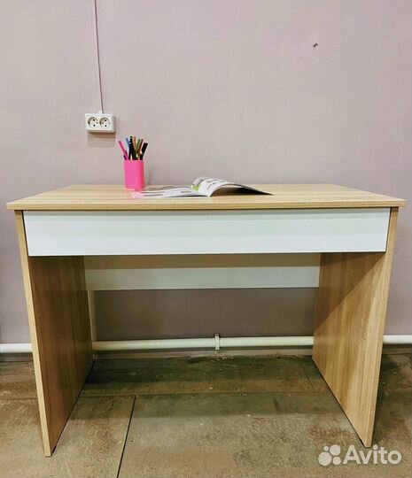 Стол письменный Лайт