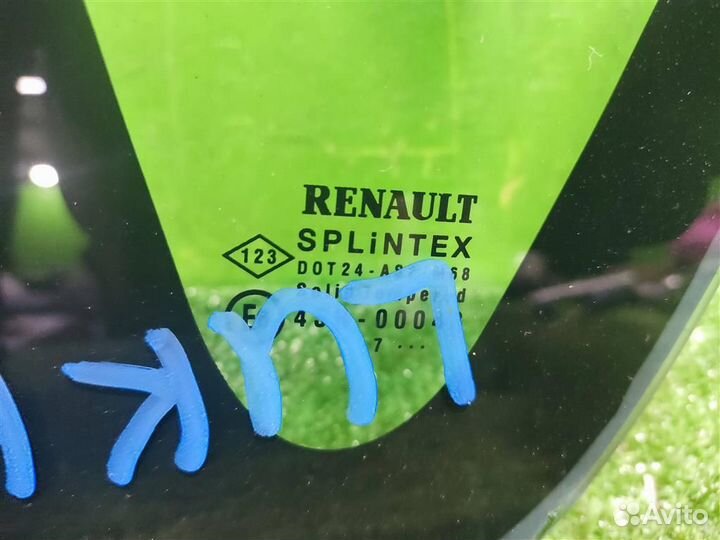 Стекло багажника левое Renault Scenic 2 (JM) 2008