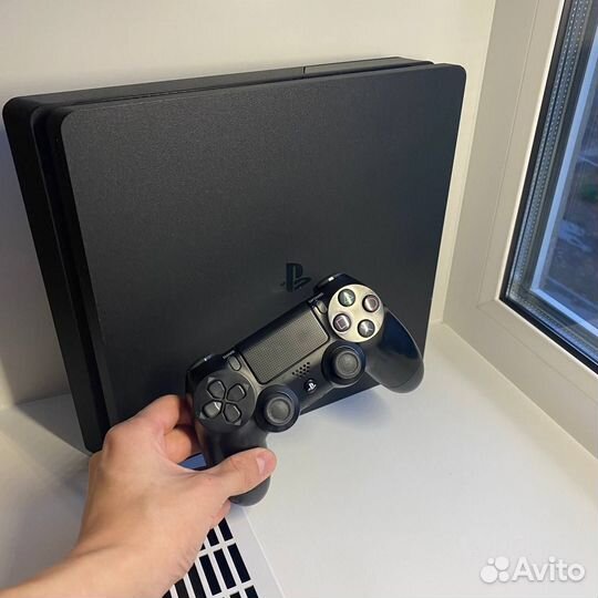 Sony PlayStation 4 / Slim / 1000 GB