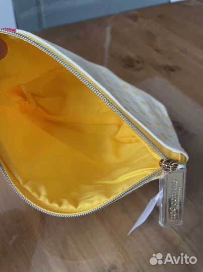 Косметичка loccitane