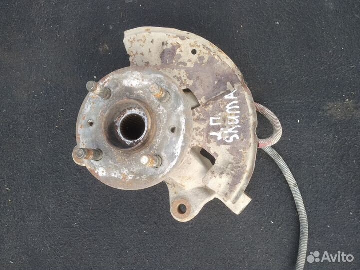 Поворотный кулак передний левый Kia Shuma 2