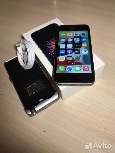 iPhone SE, 32 ГБ