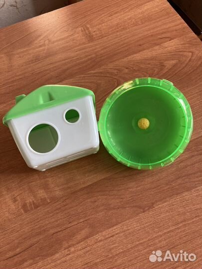 Колесо и дом для мелких грызунов