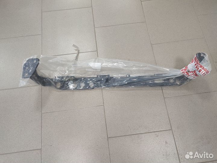 Кронштейн радиатора нижний ford Focus- 3