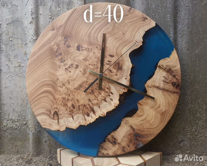 В наличии настенные часы река из слэба и смолы