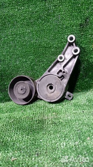 Натяжитель ремня Audi A4