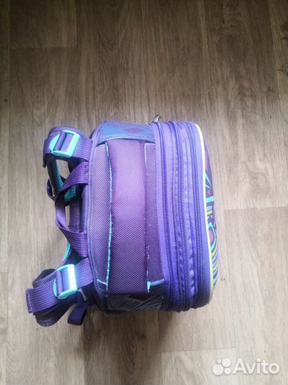Продается рюкзак школный б/у
