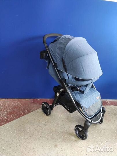 Коляска прогулочная 
