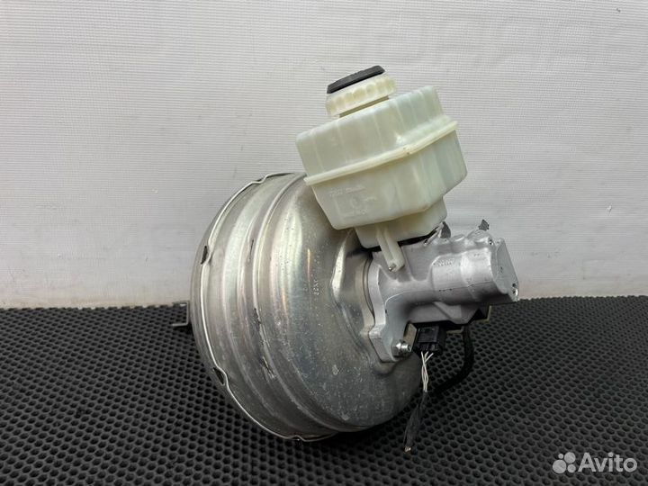 Вакуумный усилитель Bmw 7-Series F01 N63B44A 2010