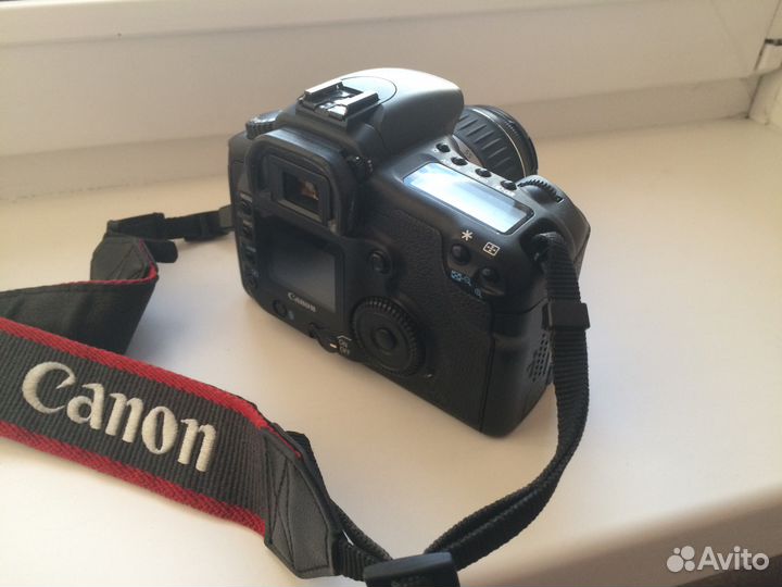 Продам цифровой зеркальный фотоаппарат canon-20D