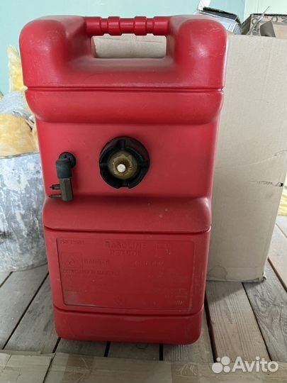 Топливный бак для лодочного мотора