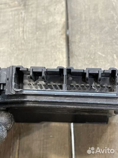 Блок предохранителей Toyota Highlander 2