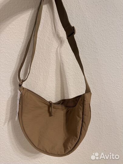 Сумка Uniqlo Round Mini Shoulder Bag