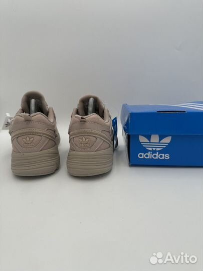 Кроссовки женские adidas