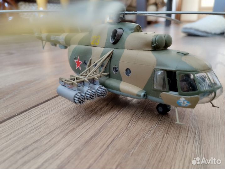 Коллекционная модель вертолета Ми-8мт