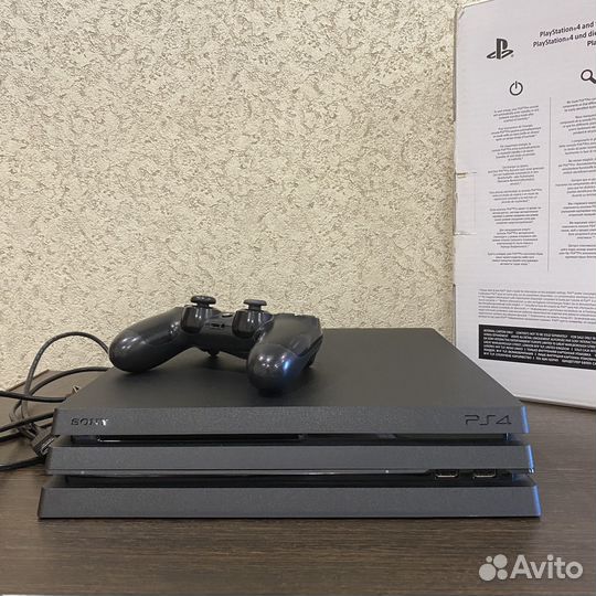 Sony playstation PS4 pro CUH - 7208b