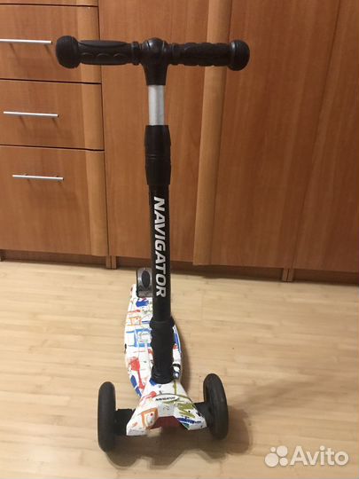 Техколесный самокат navigator