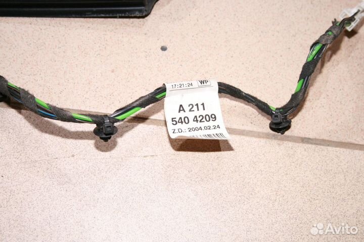 W211 Стеклоподъемник задний левый