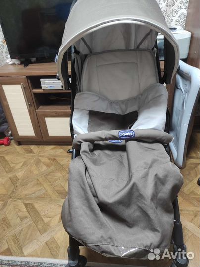 Прогулочная коляска chicco