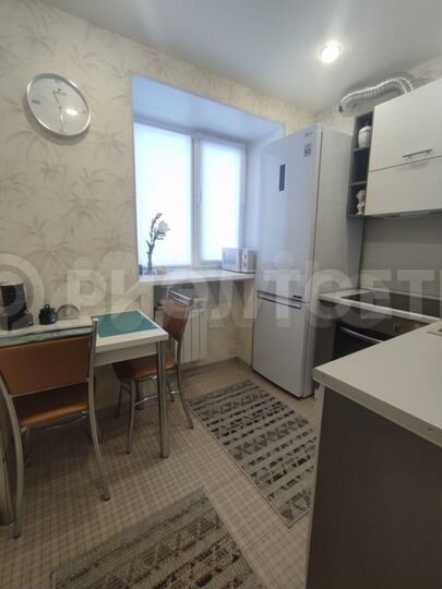 2-к. квартира, 42 м², 1/5 эт.