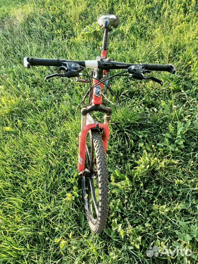 Велосипед на литых дисках 26